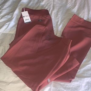NWT figs mauve set Livingston s pant and casma three pocket top s.
